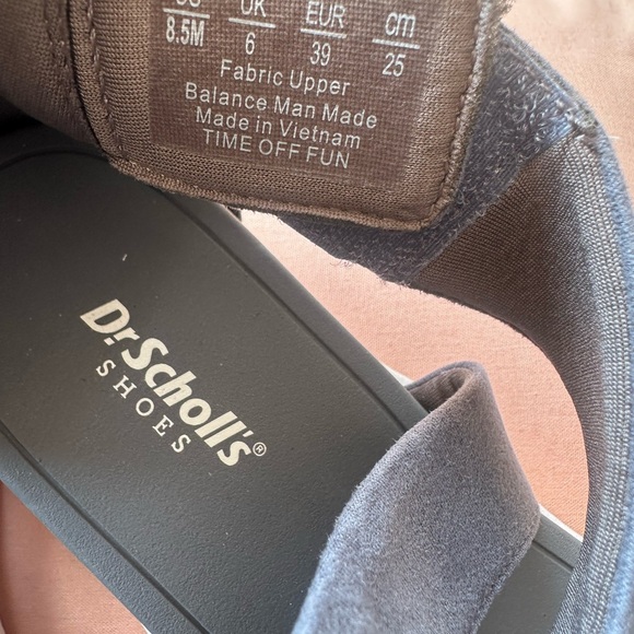 Dr. Scholl's Blue Sandals with Modern Criss-Cross Design - Picture 5 of 5